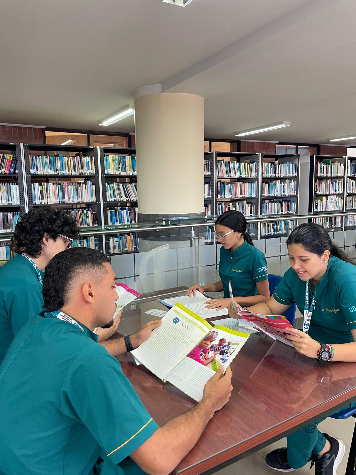 Gestión de proyectos educativos y sociales en comunidades